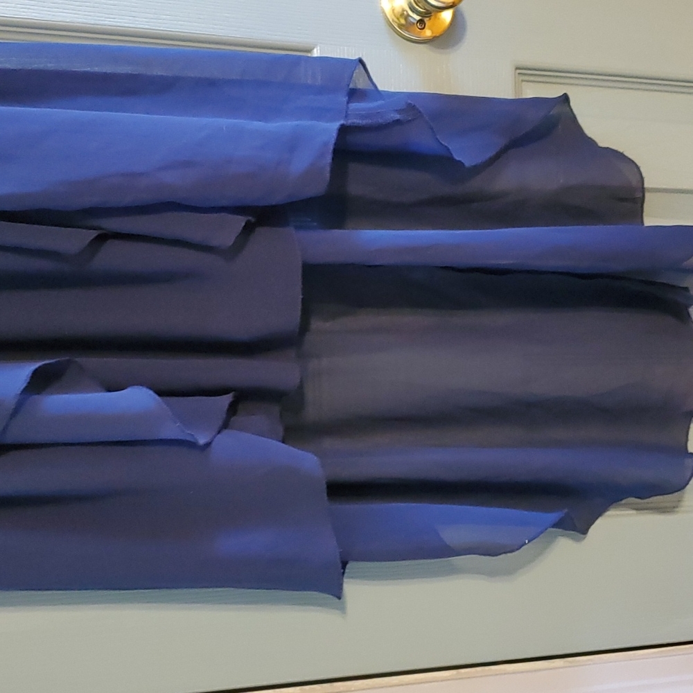 Dress - Picture 4 of 7